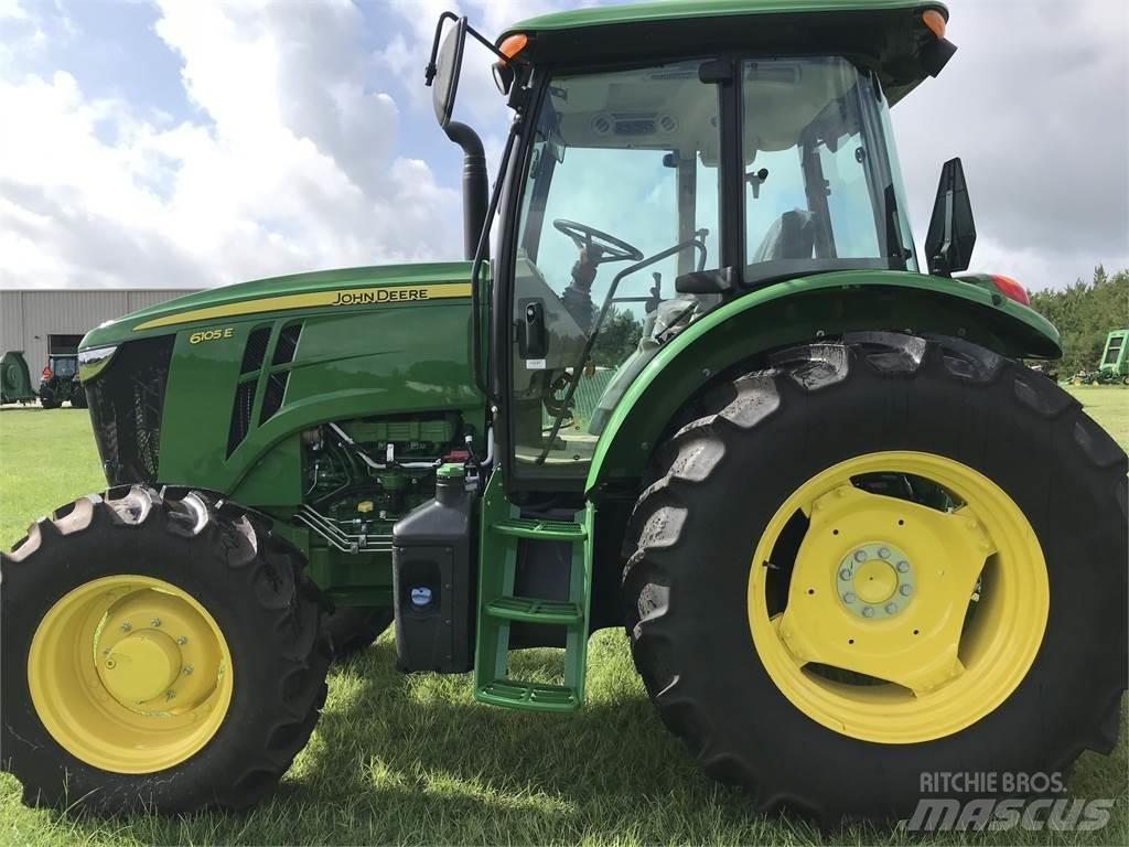 John Deere 6105E Traktorit