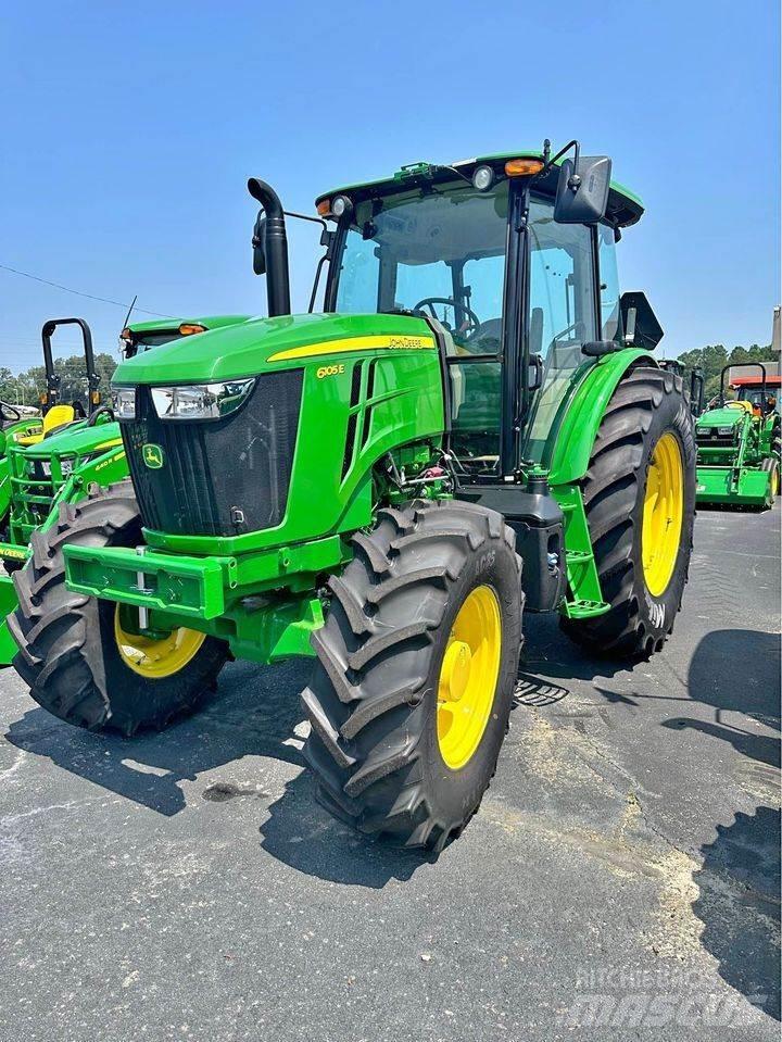 John Deere 6105E Traktorit