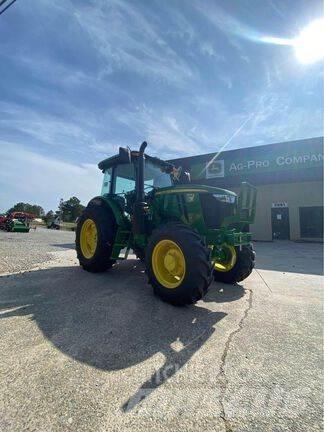 John Deere 6105E Traktorit