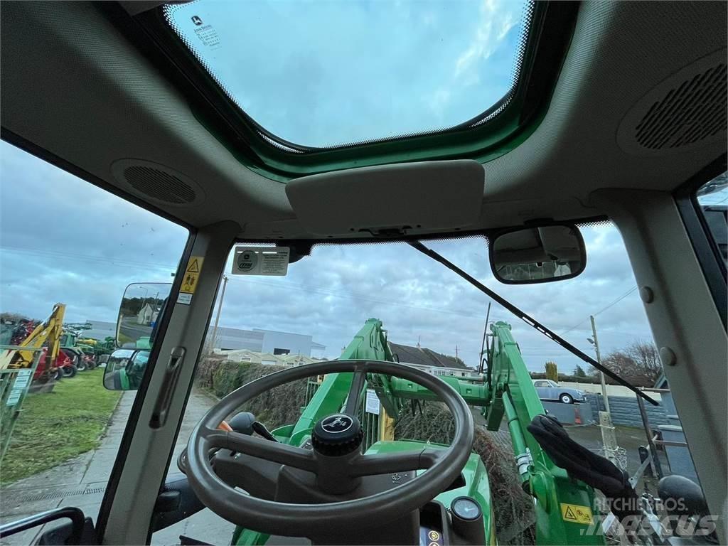 John Deere 6110M Traktorit