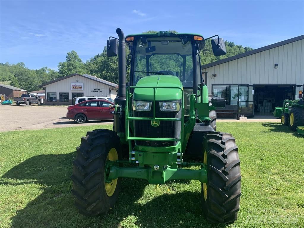 John Deere 6120E Traktorit