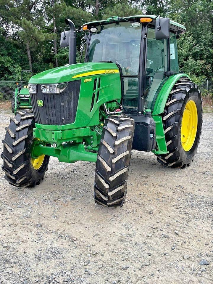 John Deere 6120E Traktorit