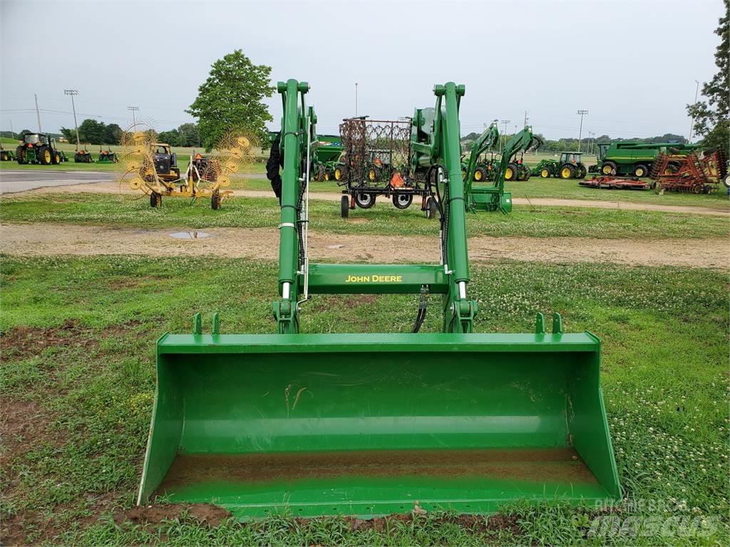 John Deere 620R Traktorit