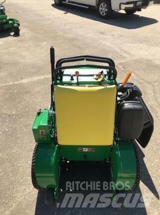 John Deere 636M Päältäajettavat ruohonleikkurit