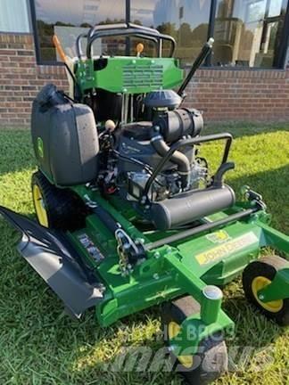 John Deere 636M Päältäajettavat ruohonleikkurit