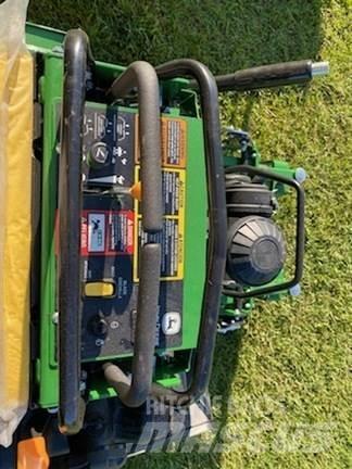 John Deere 636M Päältäajettavat ruohonleikkurit