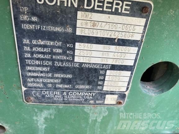 John Deere 6910 Traktorit