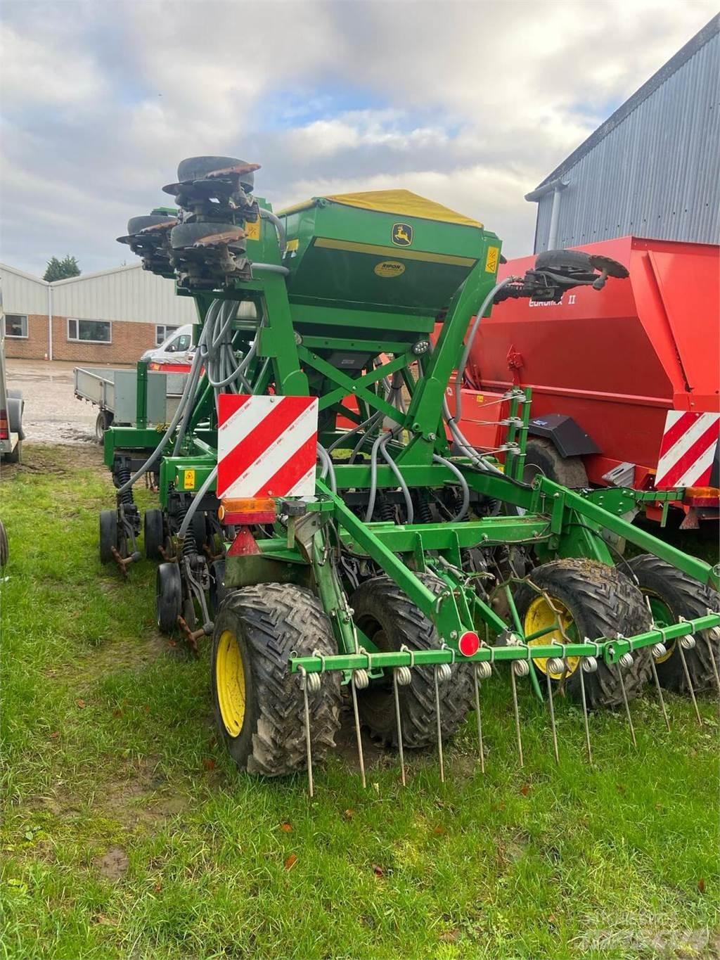 John Deere 750A Kylvökoneet