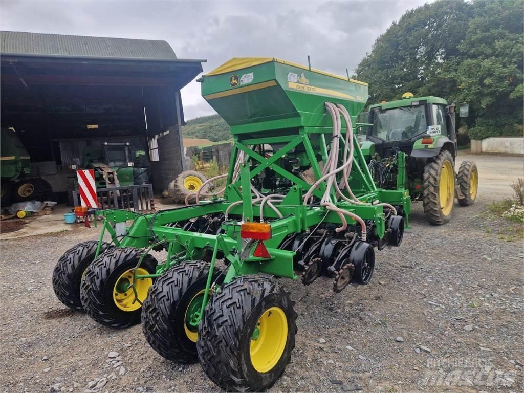 John Deere 750A Kylvökoneet