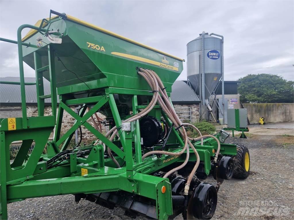 John Deere 750A Kylvökoneet