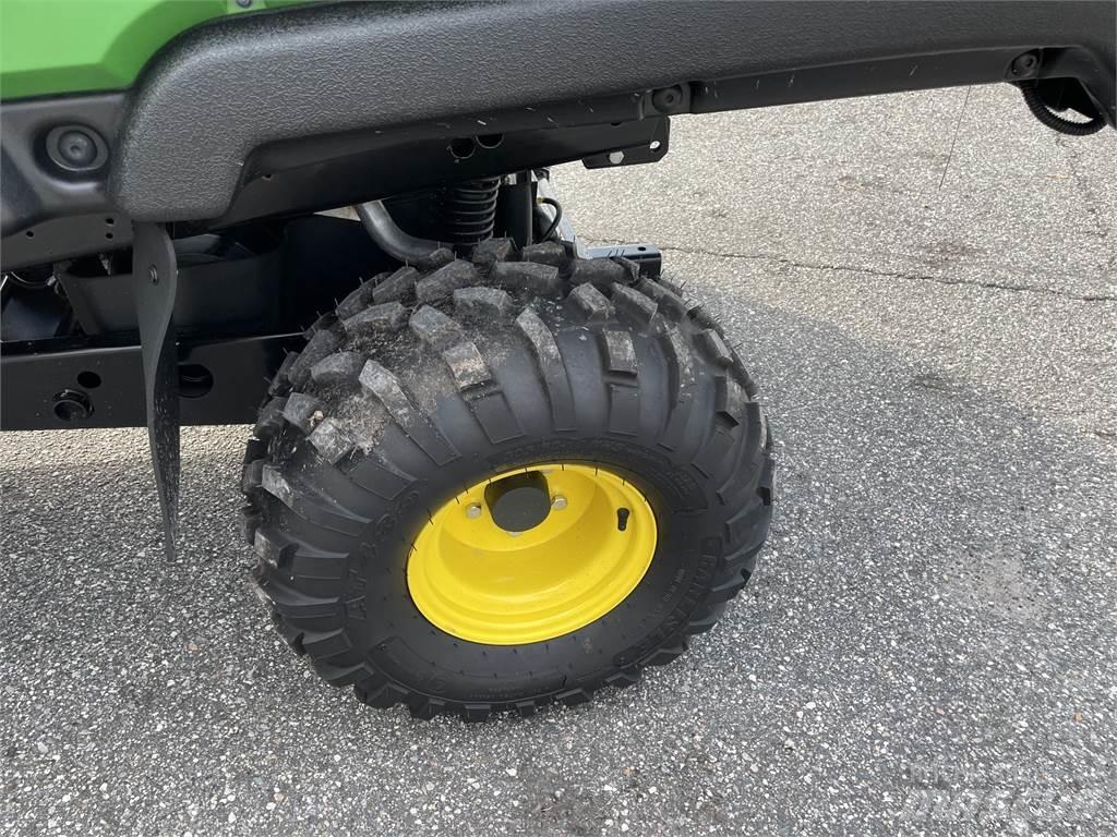 John Deere 815E Taajamakoneet