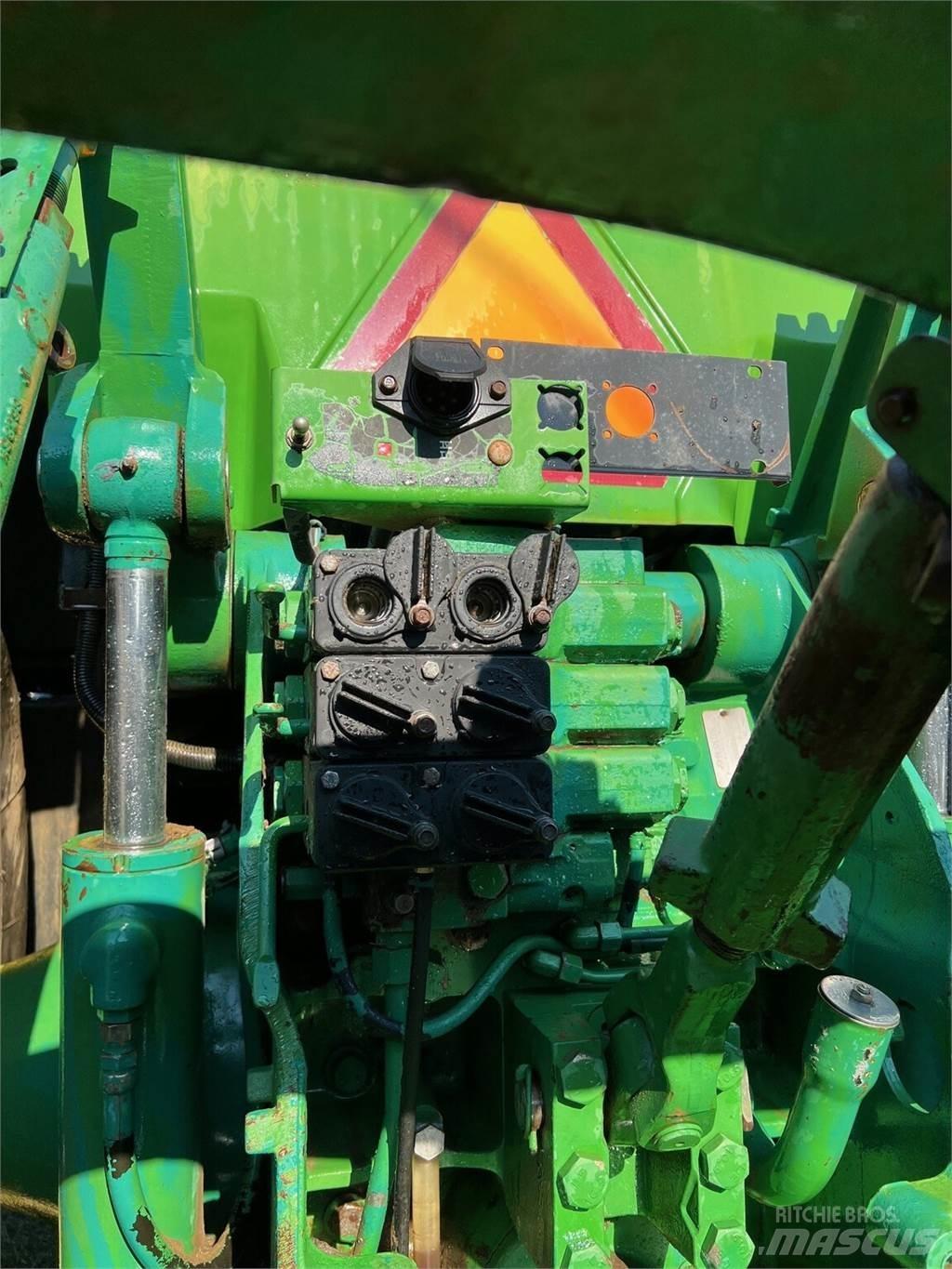 John Deere 8200 Traktorit