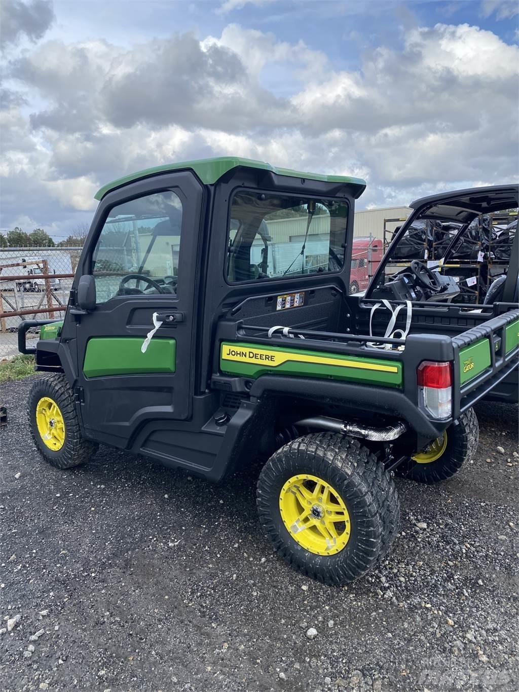 John Deere 835R Taajamakoneet