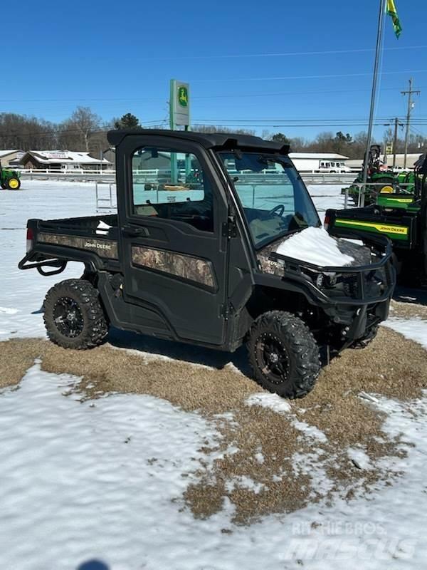 John Deere 835R Taajamakoneet
