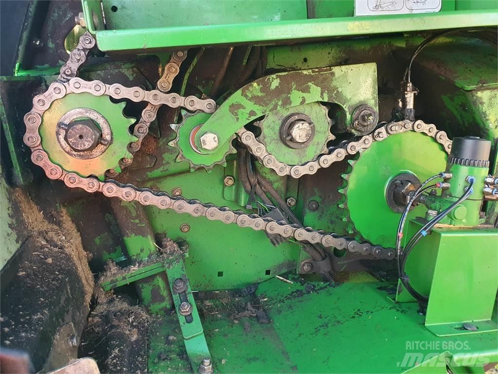 John Deere 854 Pyöröpaalaimet