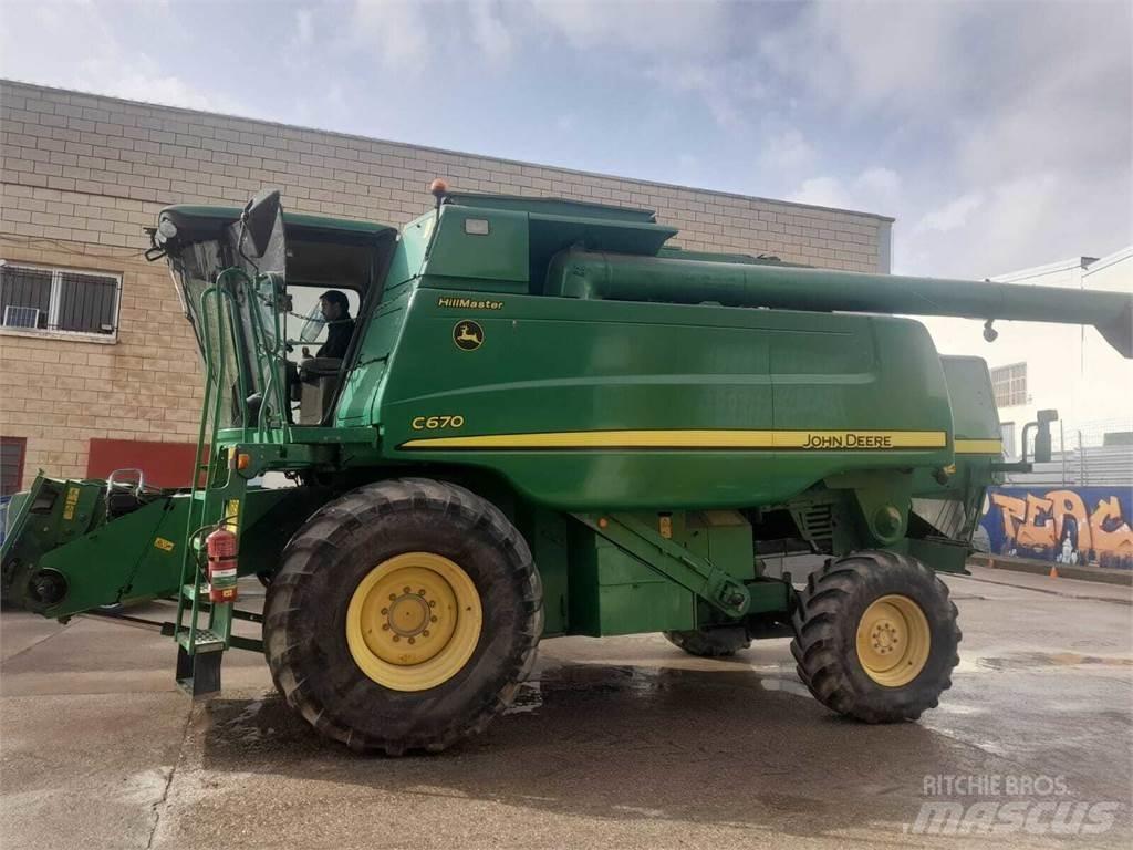 John Deere C670 Leikkuupuimurit
