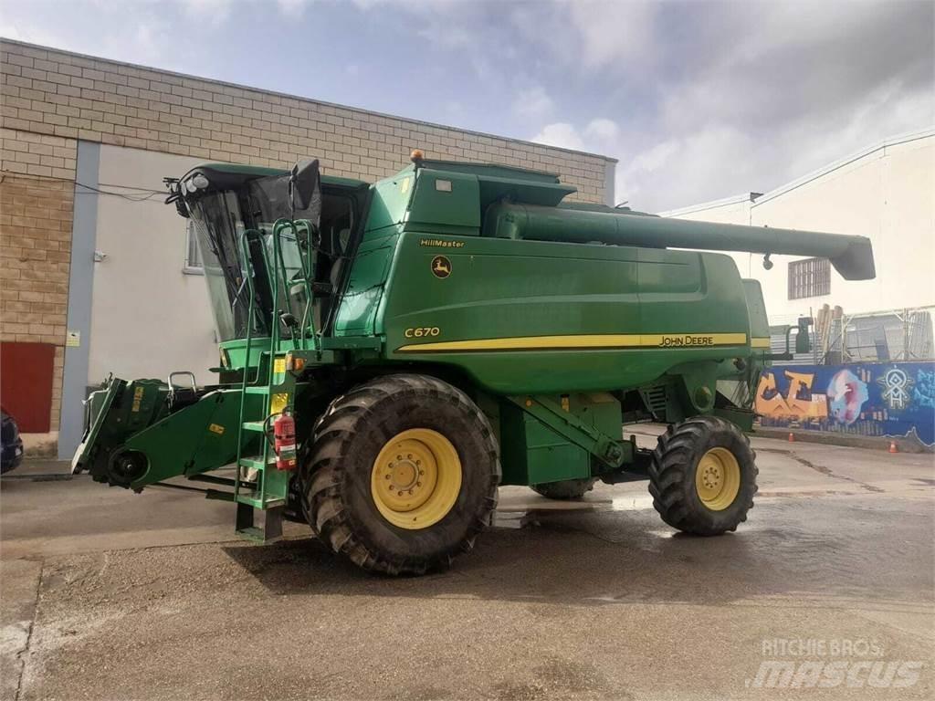 John Deere C670 Leikkuupuimurit
