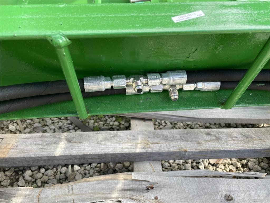 John Deere CR61G Lisävarusteet ja komponentit