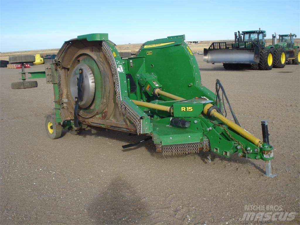 John Deere R15 Paalinkäsittelykoneet