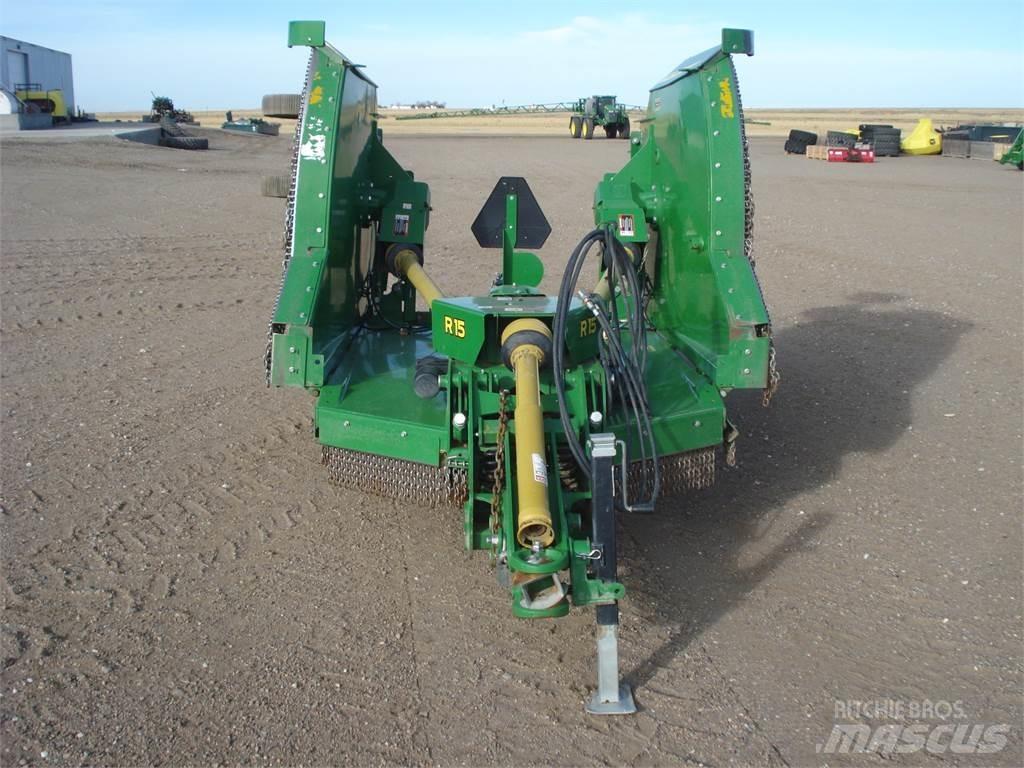 John Deere R15 Paalinkäsittelykoneet