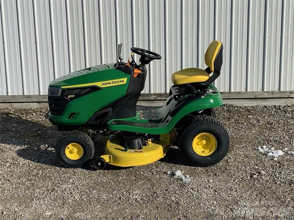 John Deere S110 Päältäajettavat ruohonleikkurit