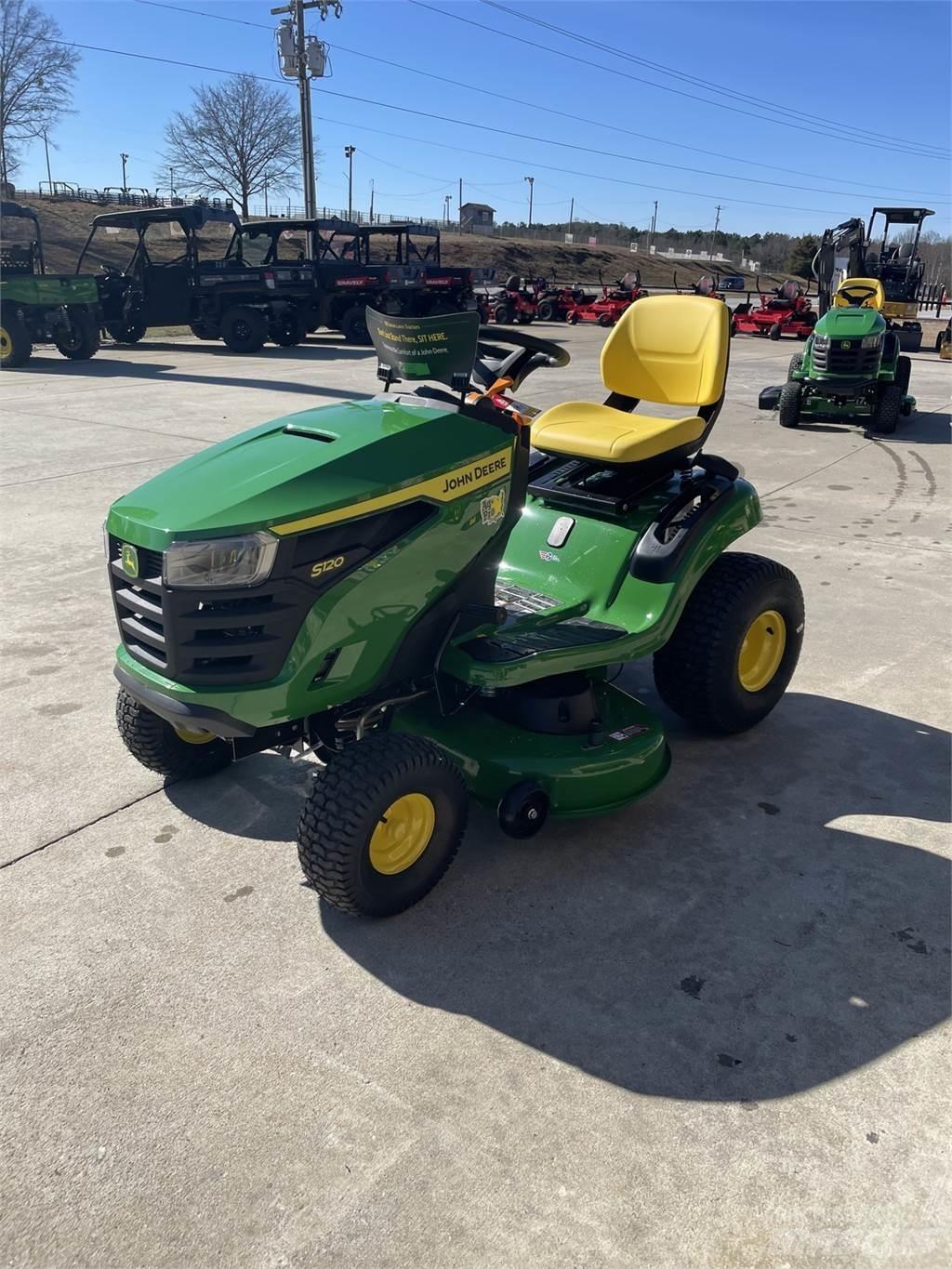 John Deere S120 Päältäajettavat ruohonleikkurit