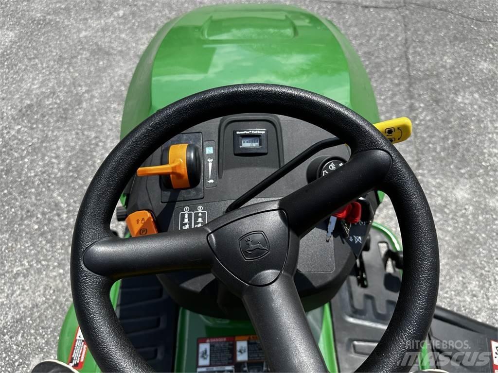 John Deere S120 Päältäajettavat ruohonleikkurit
