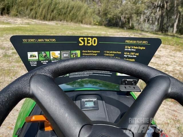 John Deere S130 Päältäajettavat ruohonleikkurit