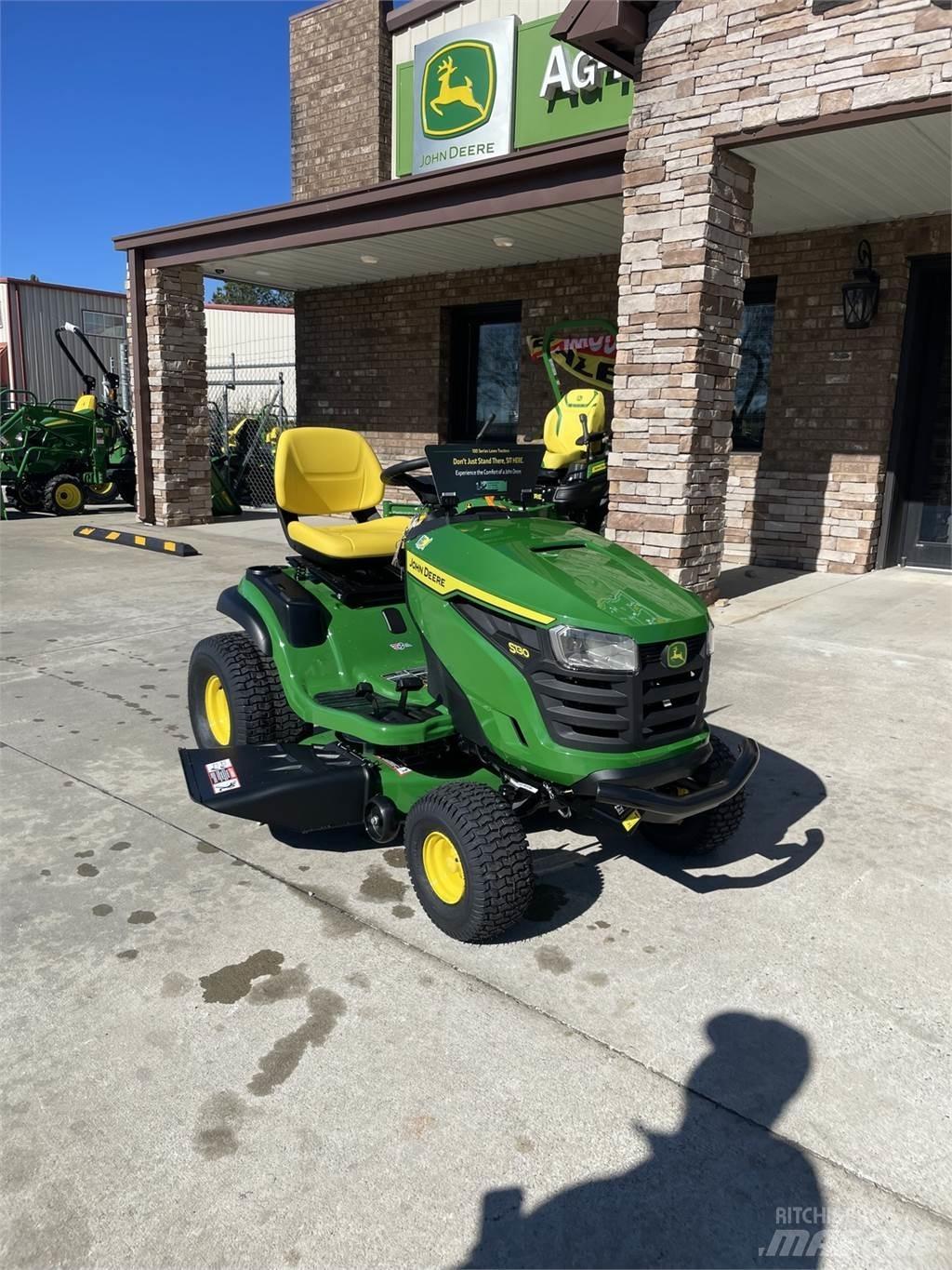 John Deere S130 Päältäajettavat ruohonleikkurit