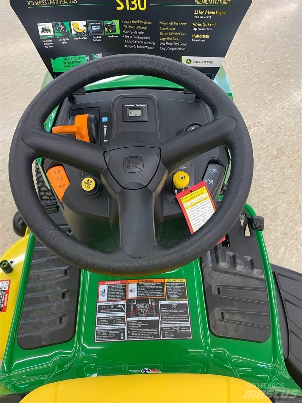 John Deere S130 Päältäajettavat ruohonleikkurit