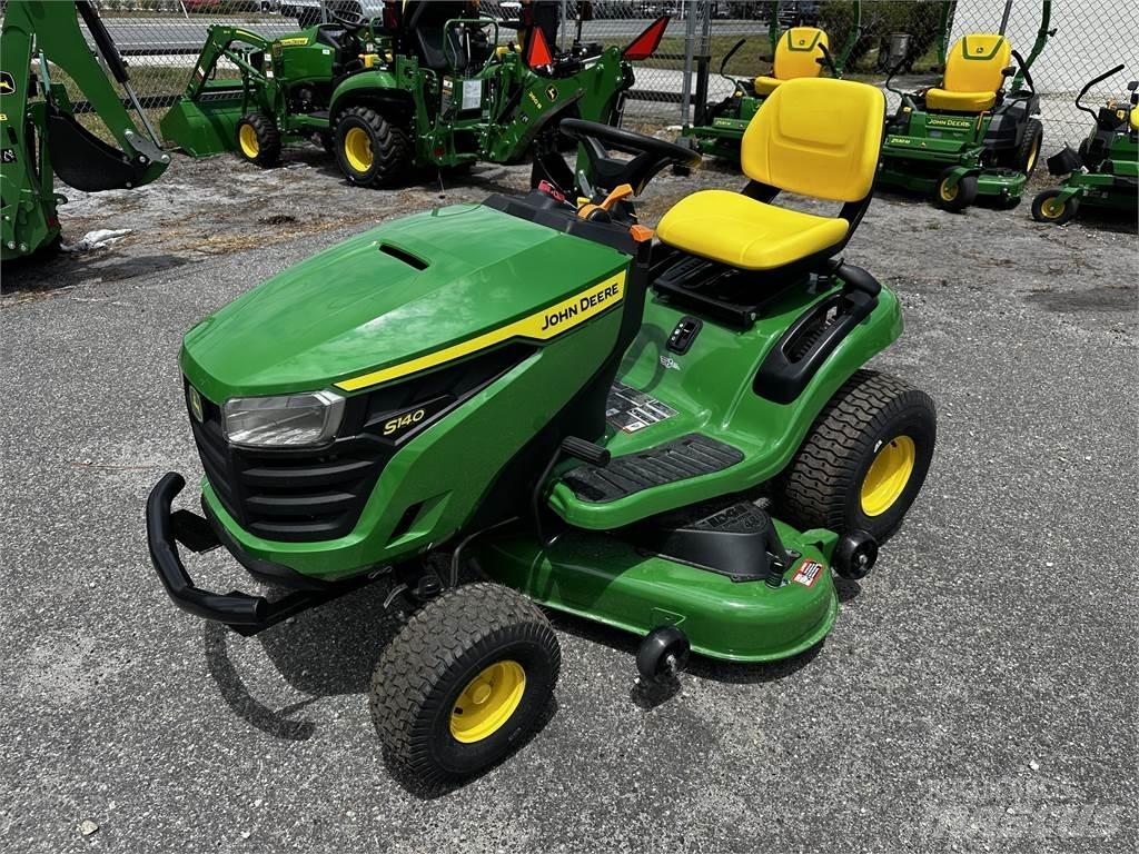 John Deere S140 Päältäajettavat ruohonleikkurit