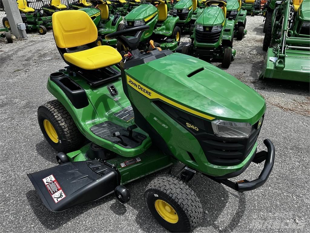 John Deere S140 Päältäajettavat ruohonleikkurit