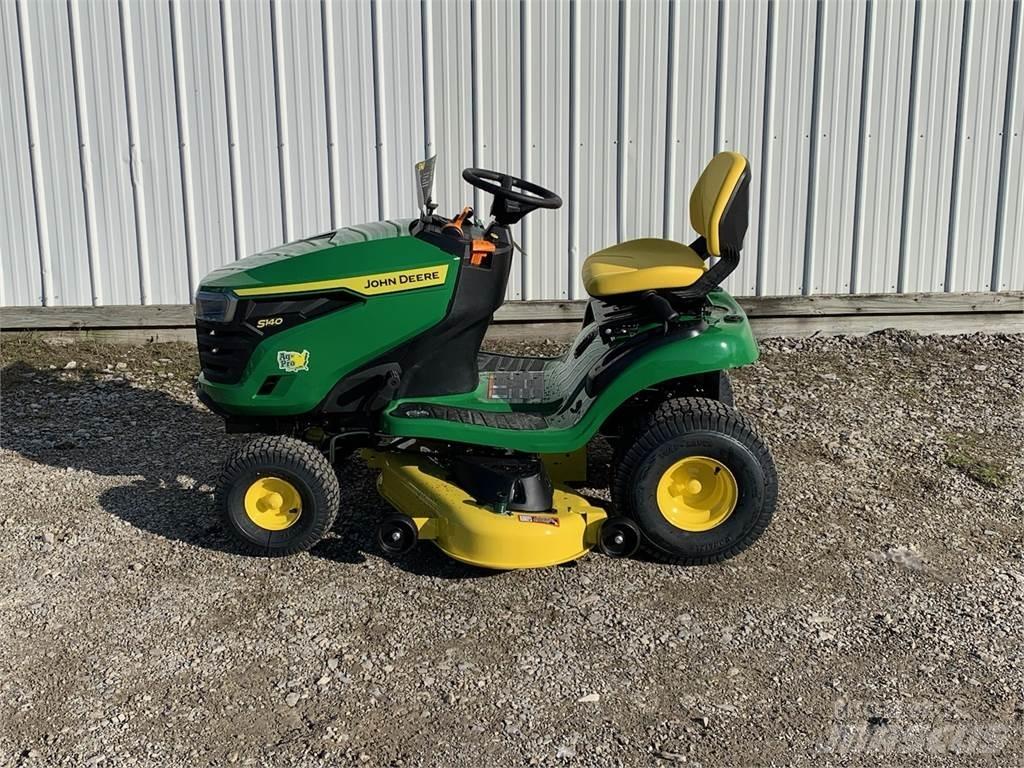 John Deere S140 Päältäajettavat ruohonleikkurit
