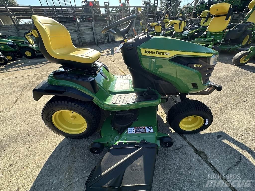 John Deere S180 Taajamatraktorit