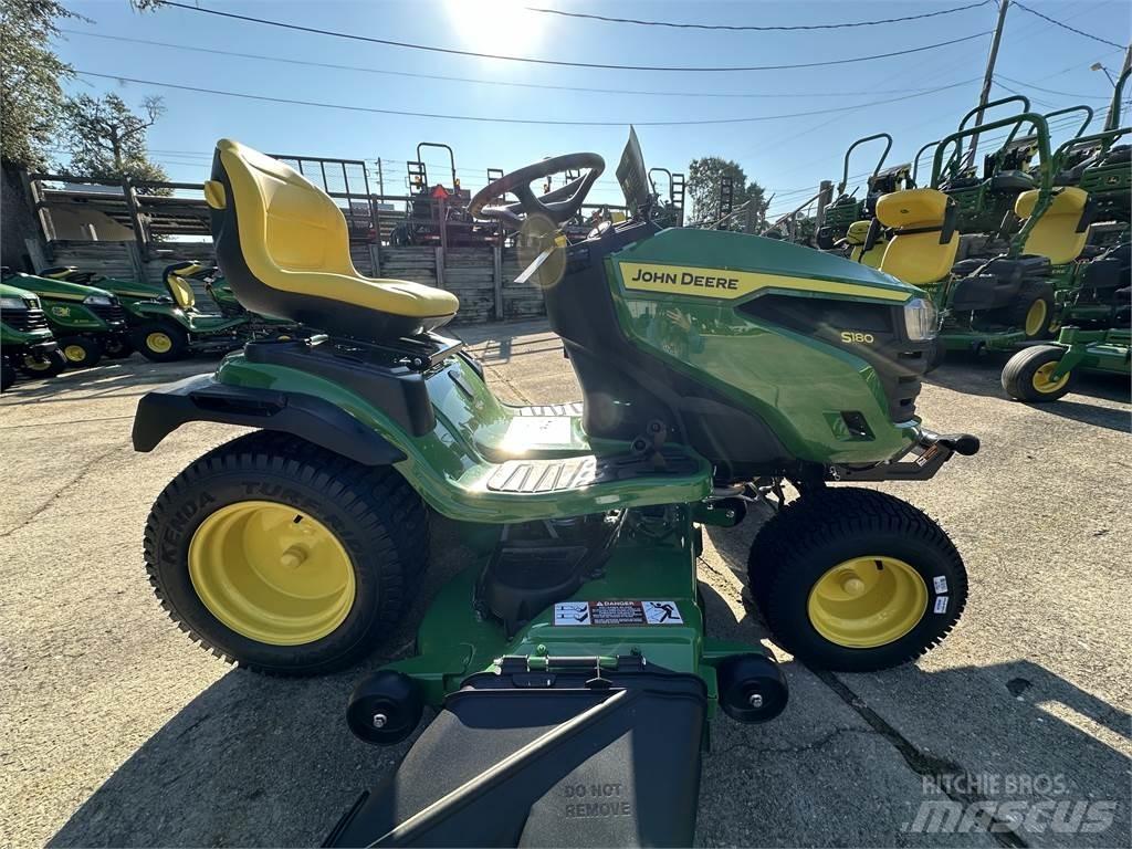 John Deere S180 Taajamatraktorit