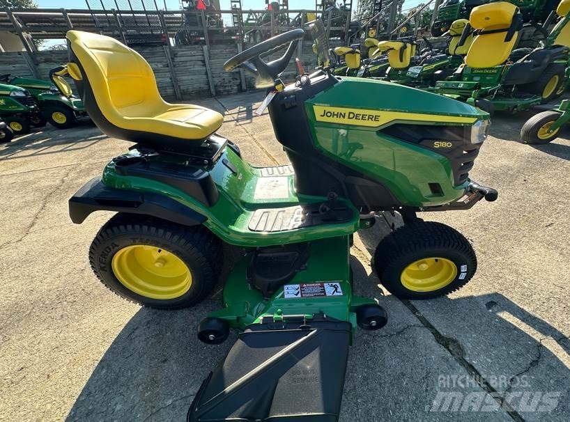 John Deere S180 Taajamatraktorit