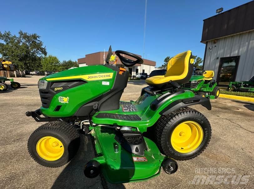 John Deere S180 Taajamatraktorit