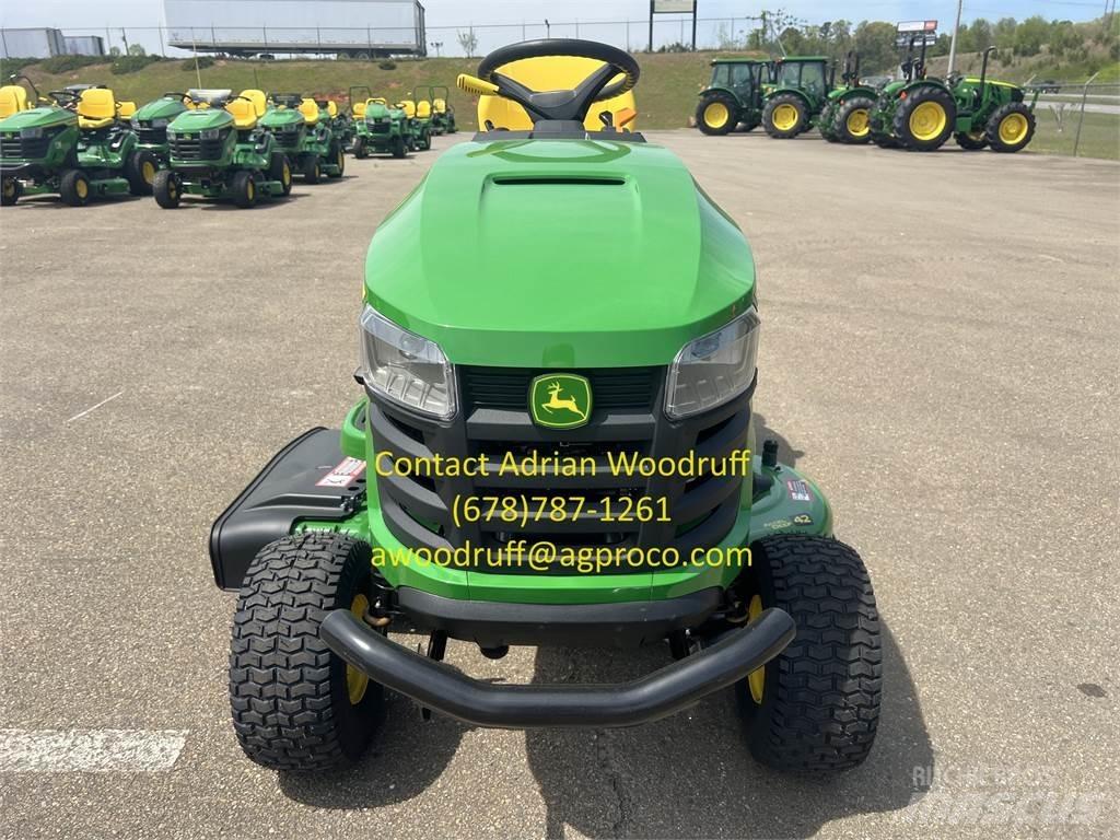 John Deere S220 Päältäajettavat ruohonleikkurit