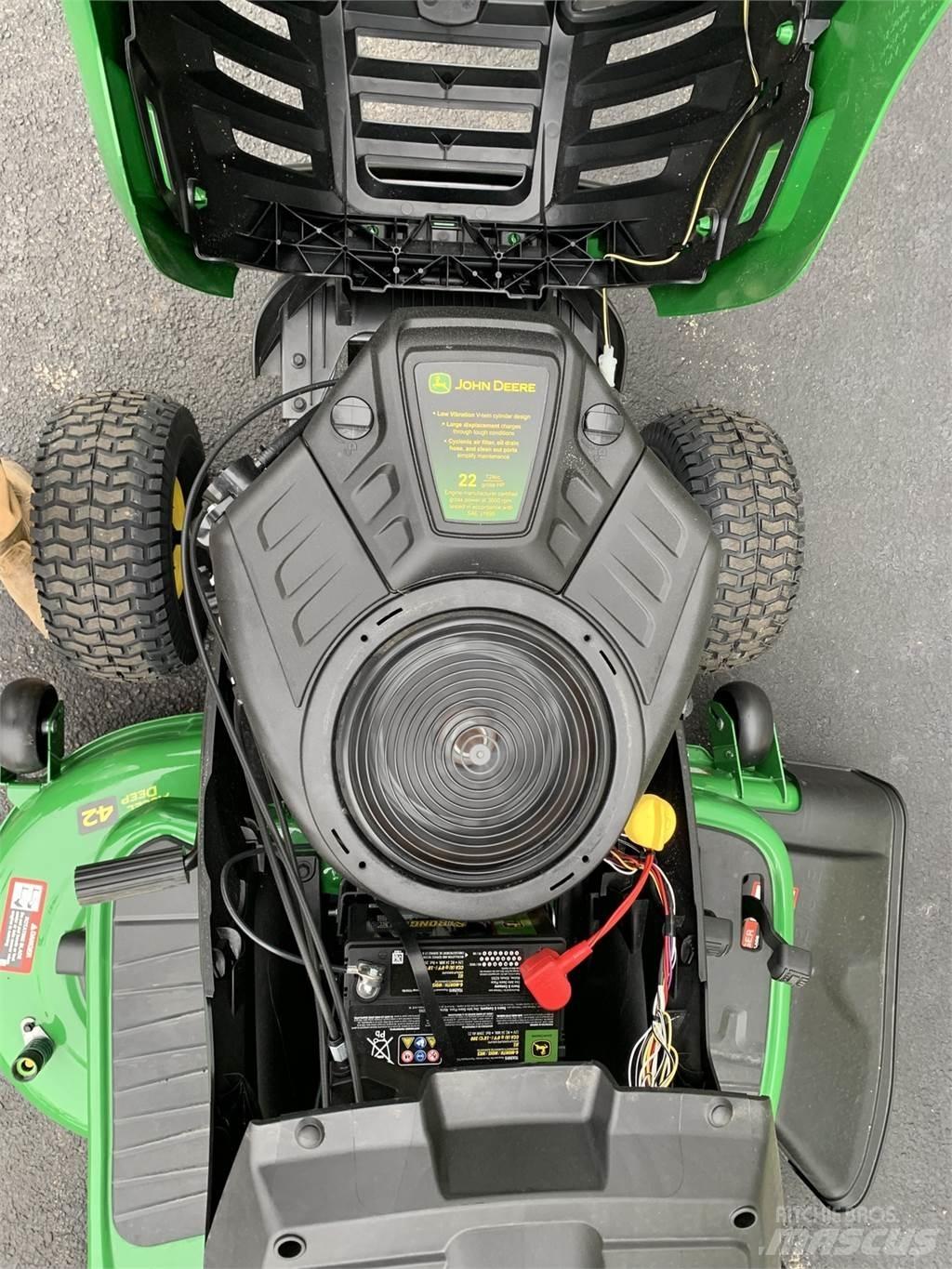 John Deere S220 Päältäajettavat ruohonleikkurit