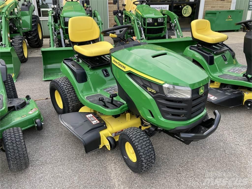 John Deere S220 Taajamatraktorit