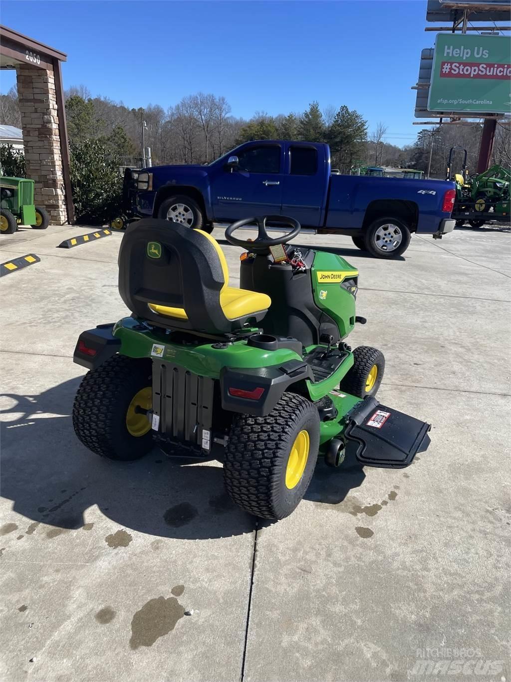John Deere S240 Taajamatraktorit
