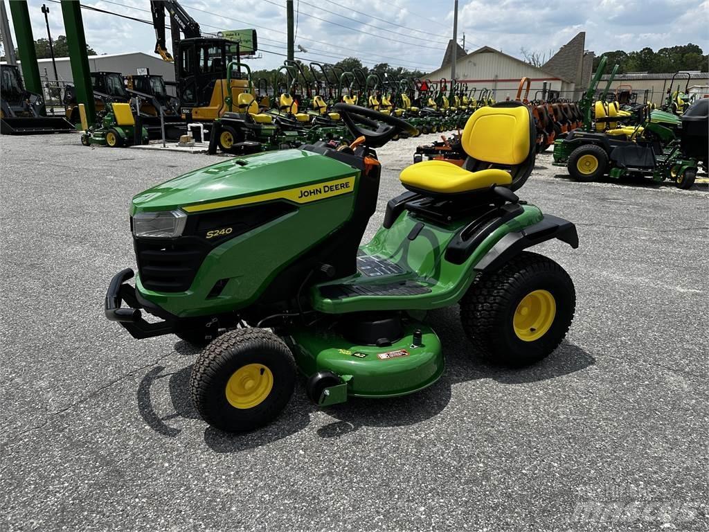 John Deere S240 Taajamatraktorit