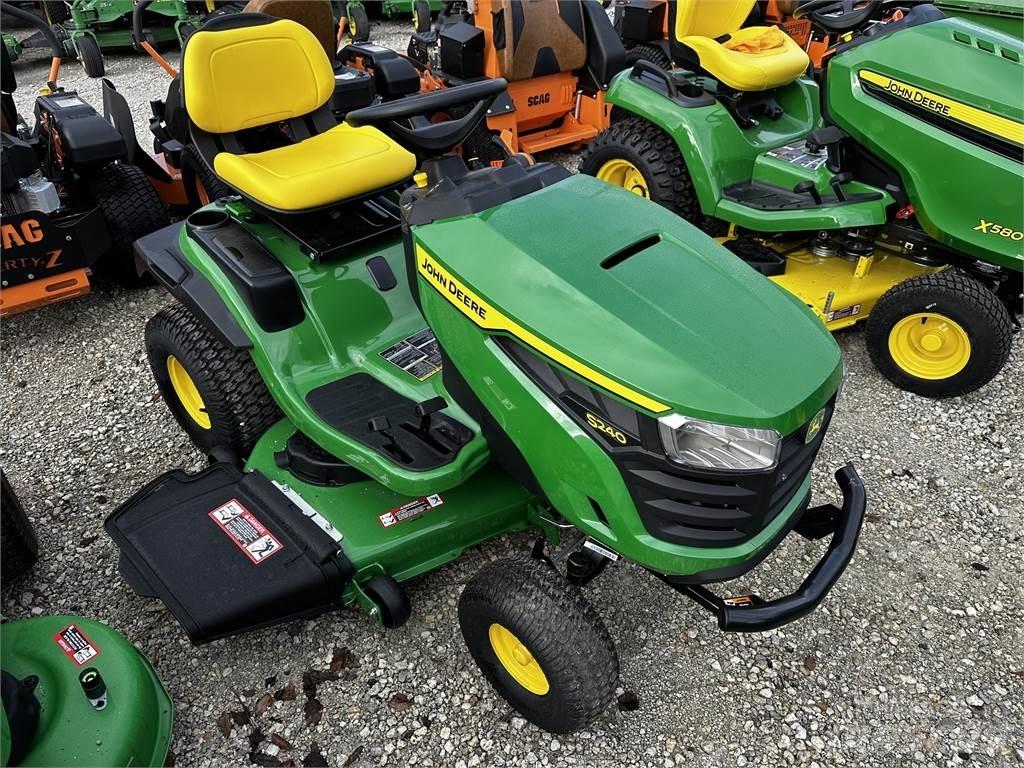 John Deere S240 Taajamatraktorit