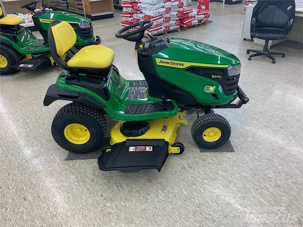 John Deere S240 Taajamatraktorit