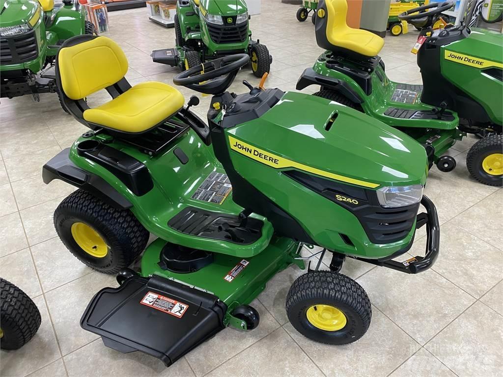 John Deere S240 Taajamatraktorit