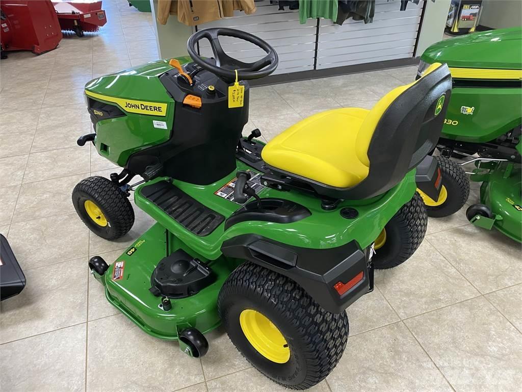 John Deere S240 Taajamatraktorit