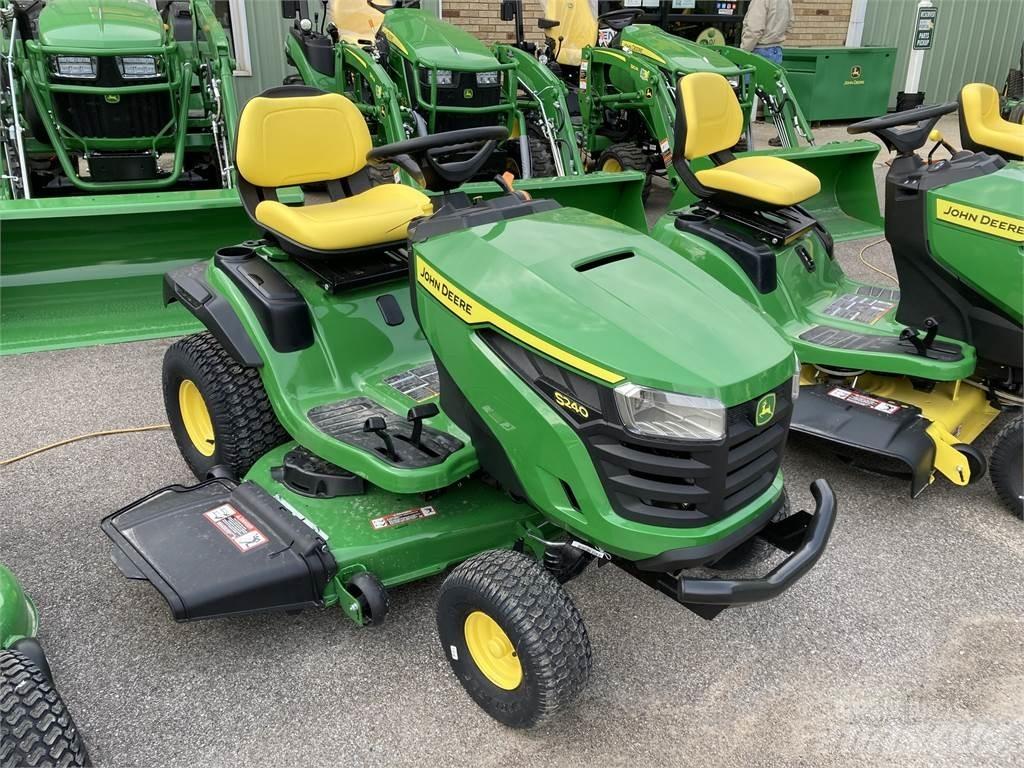 John Deere S240 Taajamatraktorit