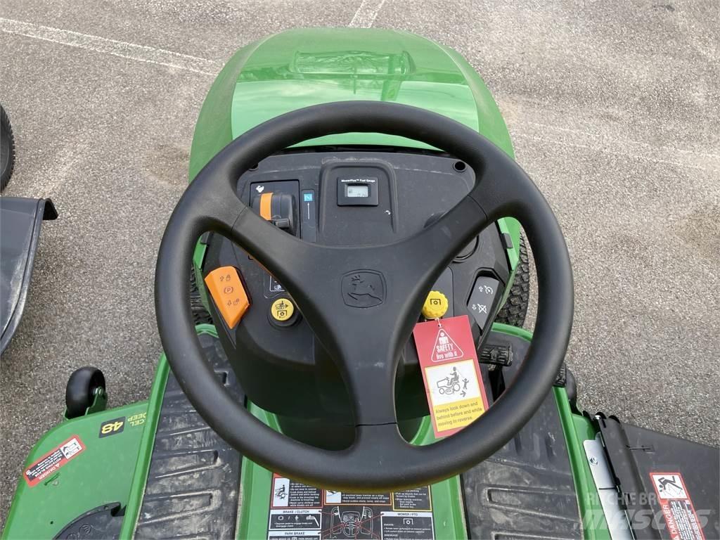 John Deere S240 Taajamatraktorit