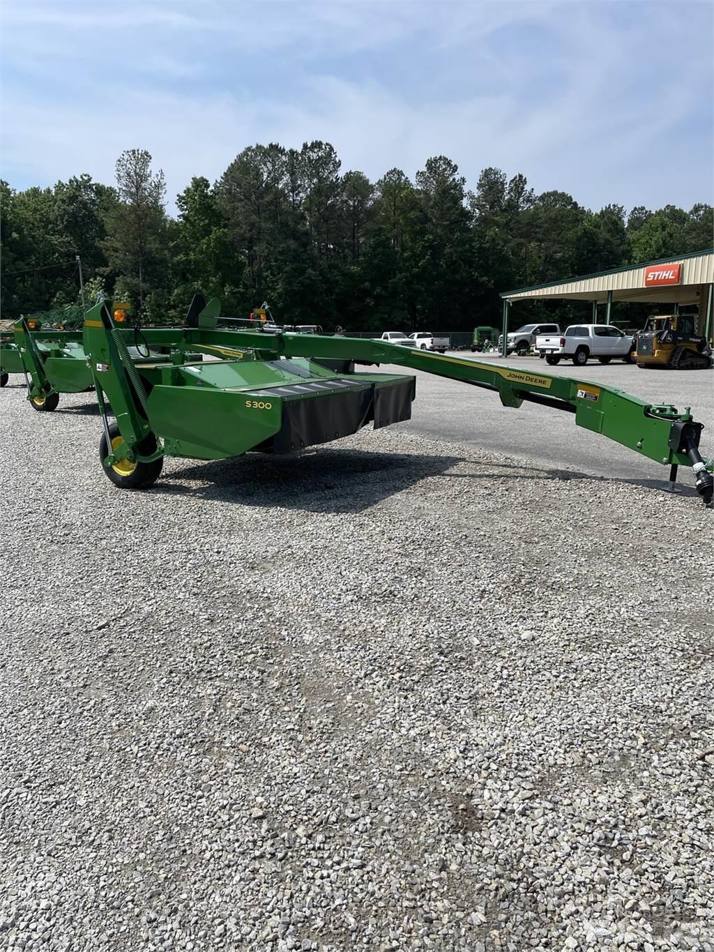 John Deere S300 Niittomurskaimet