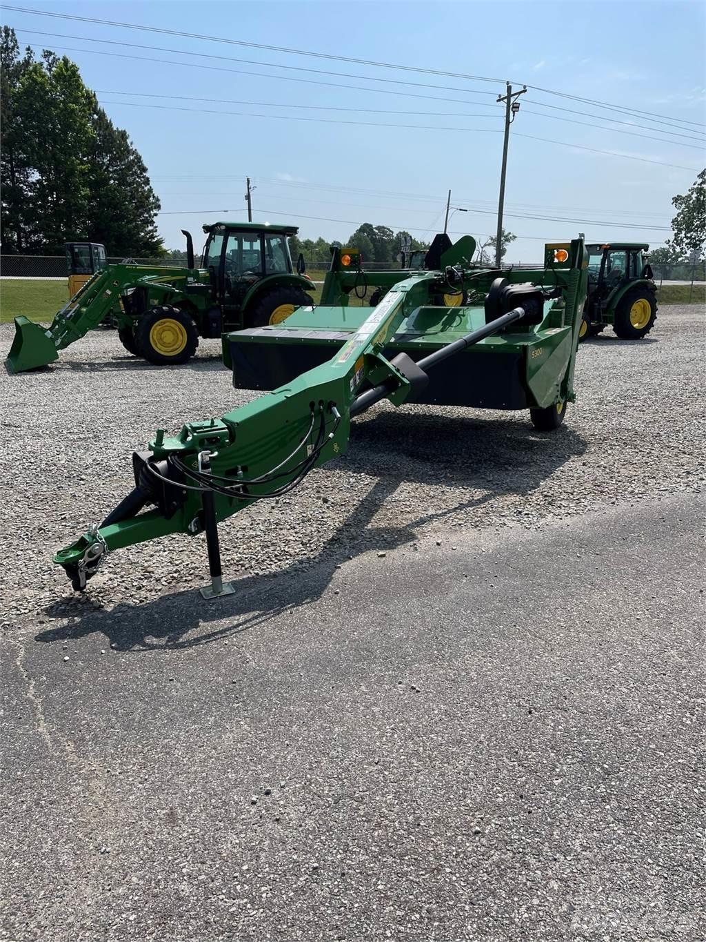 John Deere S300 Niittomurskaimet